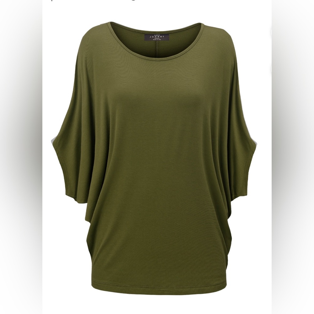 Beautiful green ladies medium top dolman sleeves Made by Johnny. Never worn NWOT
